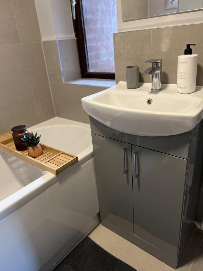 Franklin - Centre - Free Parking - Close To Station Apartment *